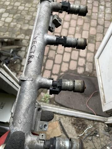 Рампа форсунок системи упорскування палива General Motors 12574825 ціна, від 10.14 USD