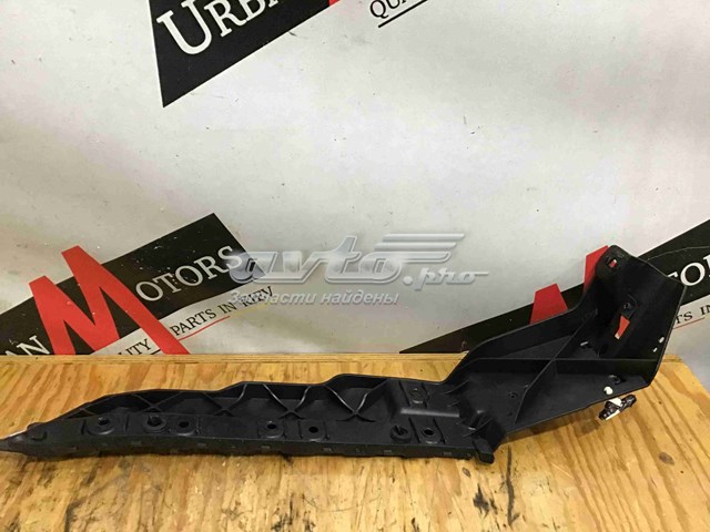 Направляюча заднього бампера, ліва LR045182 Land Rover