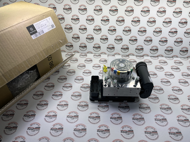  Mercedes A2233204104 ціна, від 933.00 USD