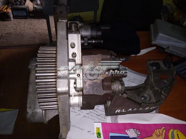Паливний насос високого тиску 8200108225 Bosch