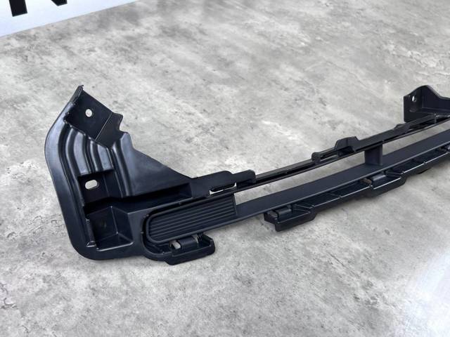 Решітка переднього бампера, центральна FPS FP4037910 ціна, від 39.68 USD