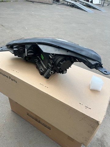 Купити 92102F1011 Hyundai/Kia Фара передня права