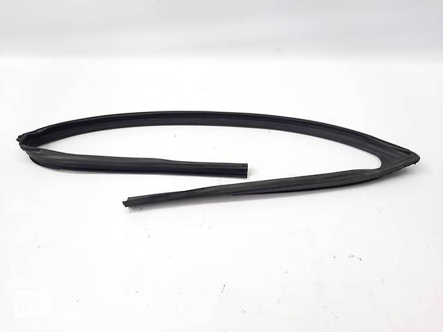 Купити GHP959605J Mazda Направляюча скла рамки двері, передньої лівої