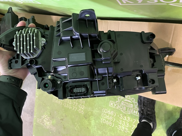 31655721 Volvo Фари