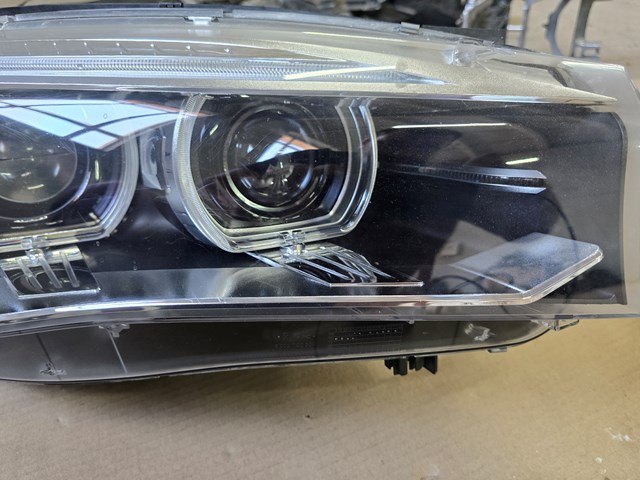 7460618 BMW 