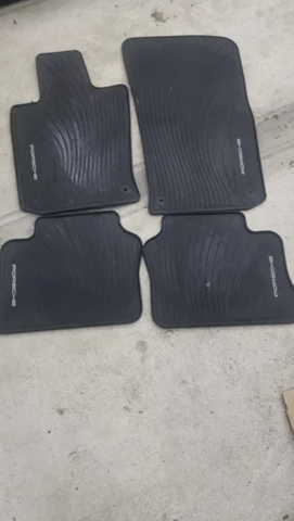 Комплект килимків Porsche 97004480007 ціна, від 268.55 USD