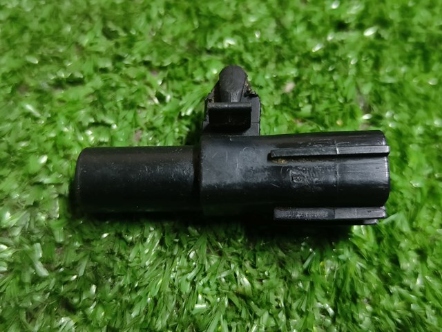 Купити L7641G518 Mazda 