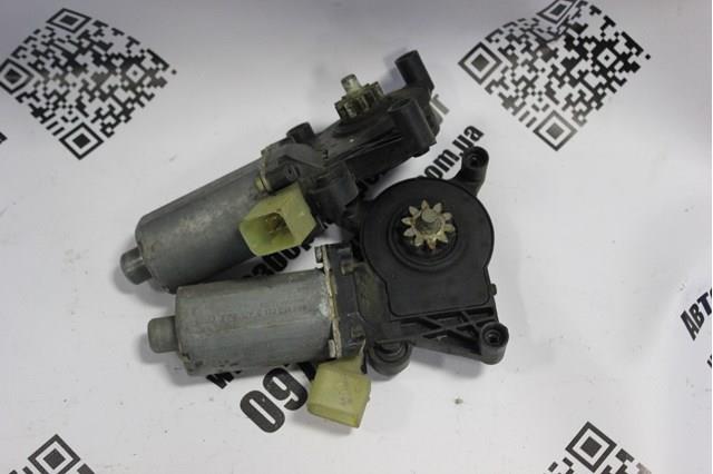 Двигун склопідіймача двері передньої, правої 0130821709 Bosch