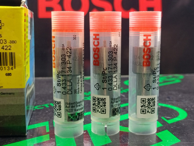 Розпилювач дизельної форсунки Bosch DLLA134P422