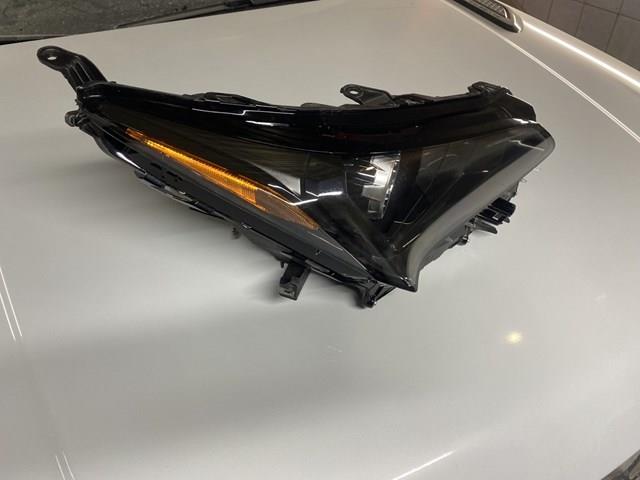 Фара правая Toyota 8114078190 ціна, від 697.50 USD