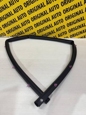 Купити KB7W56750B Mazda Гумка під капот
