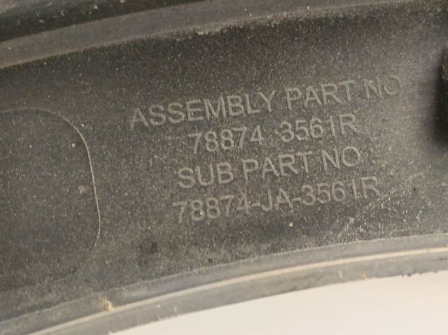 Молдинг задньої арки крила, правий Renault (RVI) 788743561R ціна, від 45.94 USD