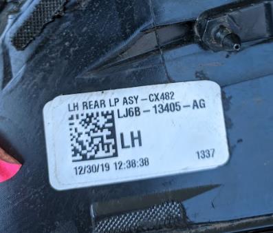LJ6Z13405E Ford Задній лівий зовнішній ліхтар