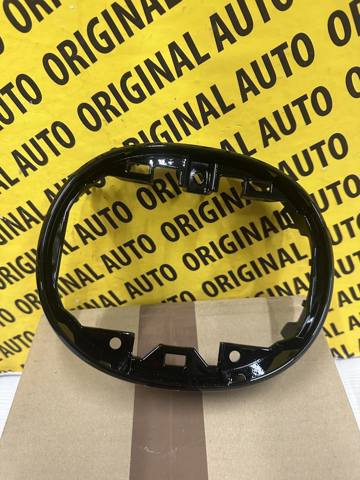 GBEF50716 Mazda Кронштейн емблеми решітки радіатора