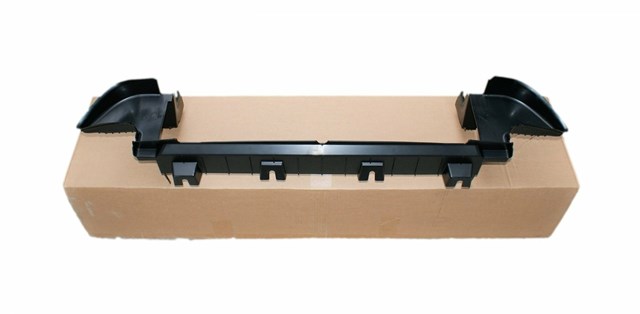 Повітропровід (дефлектор) радіатора, нижній LR058475 Land Rover
