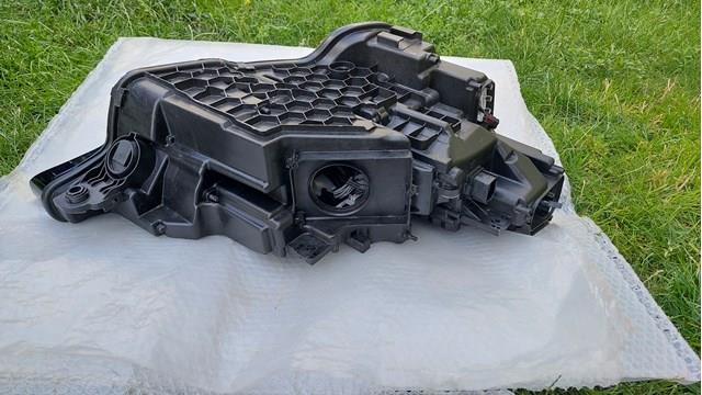 Основна фара - вставка VAG 4KE941039B ціна, від 101.33 USD