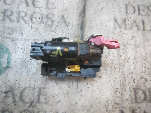 Замок задньої двері, лівої 825031894R Renault (RVI)