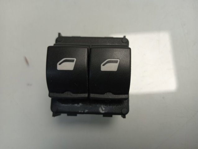 9816791877 Peugeot/Citroen Кнопка підйомника переднього правого скла