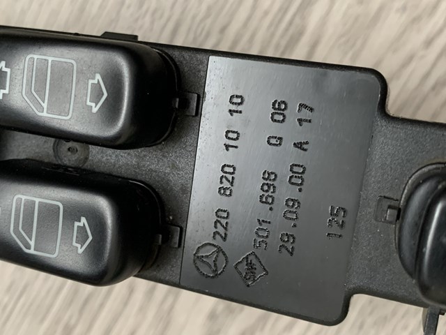 A2208201010 Mercedes Кнопки переднього лівого склопід'ємника