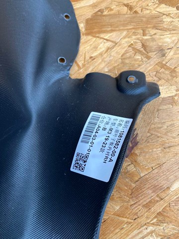 Підкрилок передній лівий FPS FP8502387