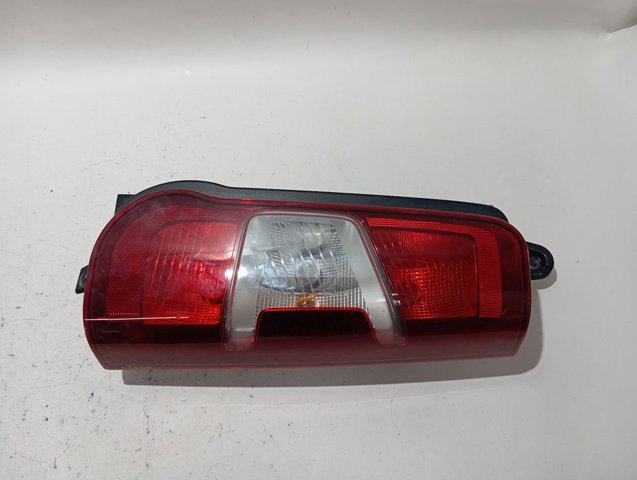 Задня права фара 9820554880 Opel