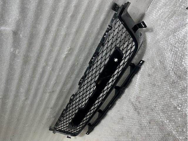 Купити LR099208 Land Rover Решітка переднього бампера, нижня
