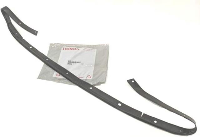 Ущільнювач дверей задніх, правих (на кузові) Honda 74146TBAA01