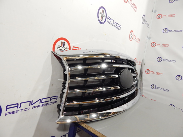 Решітка радіатора 623103JA0B Nissan/Infiniti