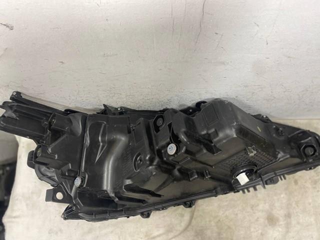  8118533G10 Toyota