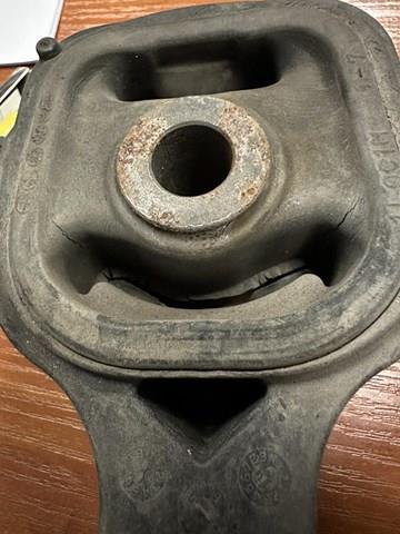 Подушка (опора) двигуна, верхня Honda 50890SJD981 ціна, від 184.22 USD
