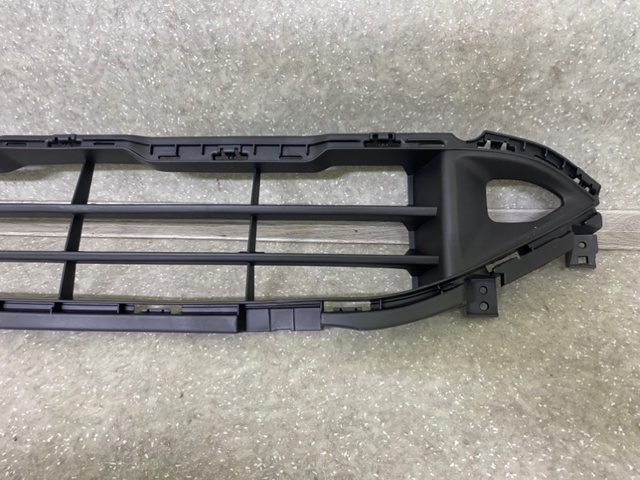 622546RR0A Nissan/Infiniti Решітка переднього бампера, центральна