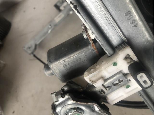 5713A136 Mitsubishi Механізм склопідіймача дверей передніх, правих