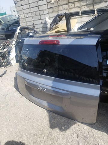 68279277AA Chrysler Треті двері