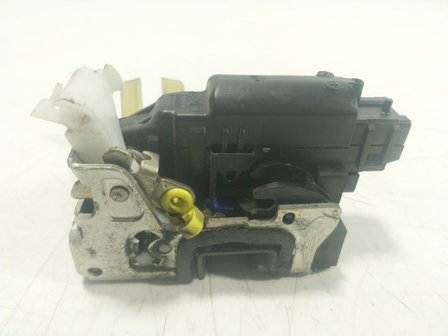5051551 Autotechteile Замок водійських дверей