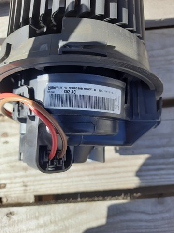 Купити T1020778J Renault (RVI) 