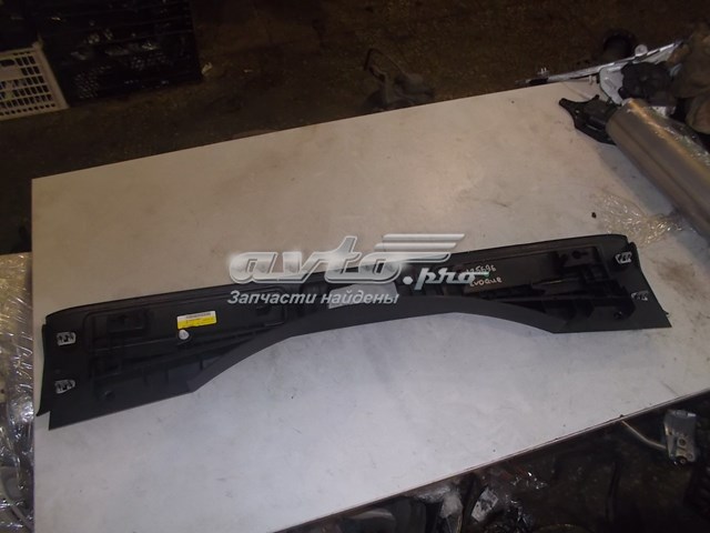 Накладка задньої панелі багажника Land Rover LR061563 ціна, від 31.66 USD
