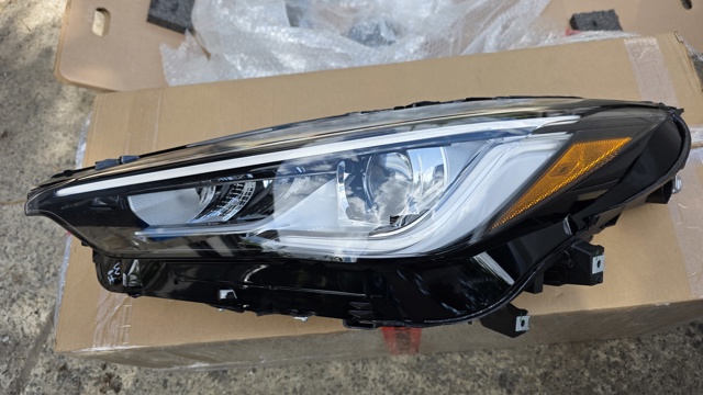 260609CM0A Nissan/Infiniti Фара ліва передня