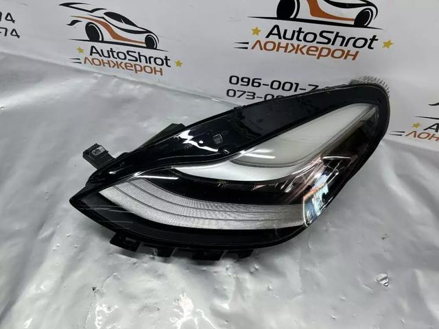 Фари Tesla 107737100L ціна, від 253.39 USD
