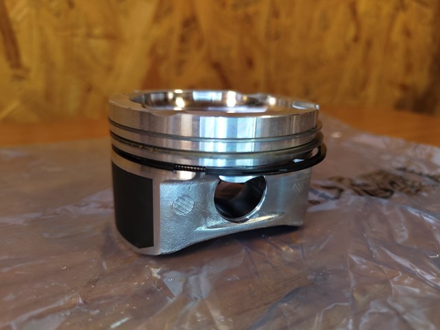 Поршня, 2-й ремонт (+0,50) Mahle Original 0100501 ціна, від 96.86 USD