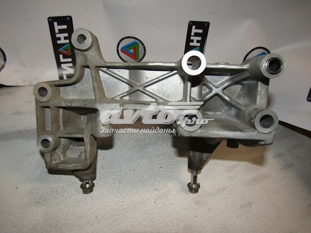 Кронштейн кріплення генератора на Mitsubishi ASX  GA