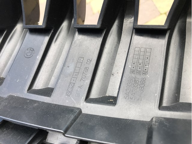 51135A39367 BMW Решітка радіатора
