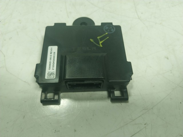  Tesla 106965100D ціна, від 37.12 USD