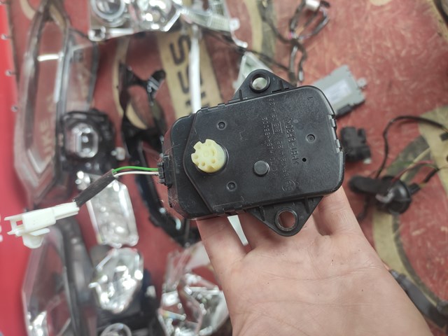Купити 3710011668 Nissan/Infiniti 