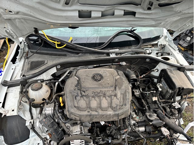 Кришка двигуна декоративна Volkswagen Passat (A32, A33) (Фольцваген Пассат)