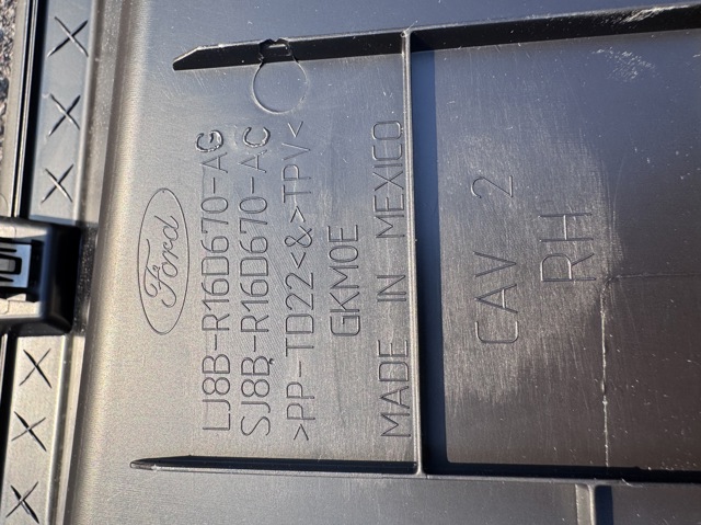 LJ8Z5802038A Ford 