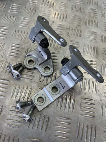 Купити 824216RA0A Nissan/Infiniti 