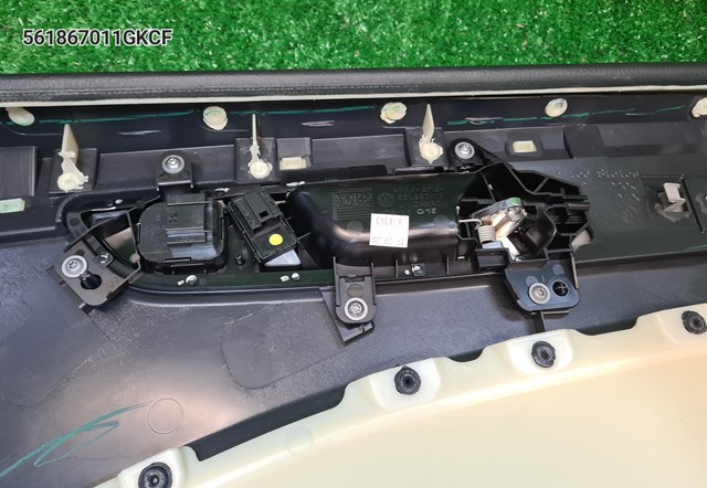 Облицювання водійських дверей VAG 561867011JKCF ціна, від 62.07 USD
