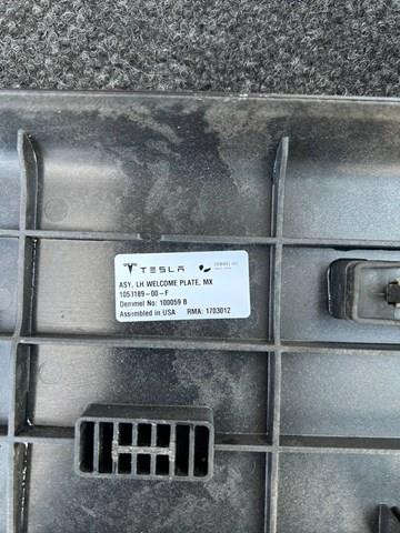 105318900F Tesla 
