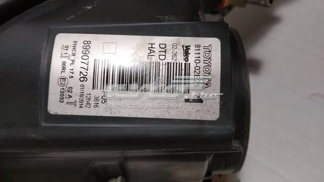Купити 8111002E21 Toyota Права блок фара