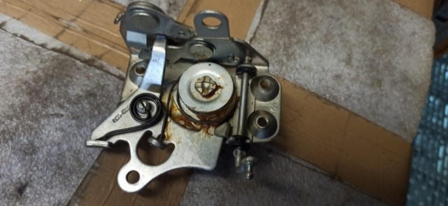 Замок передніх пасажирських дверей Lada 21050610501210 ціна, від 8.13 USD